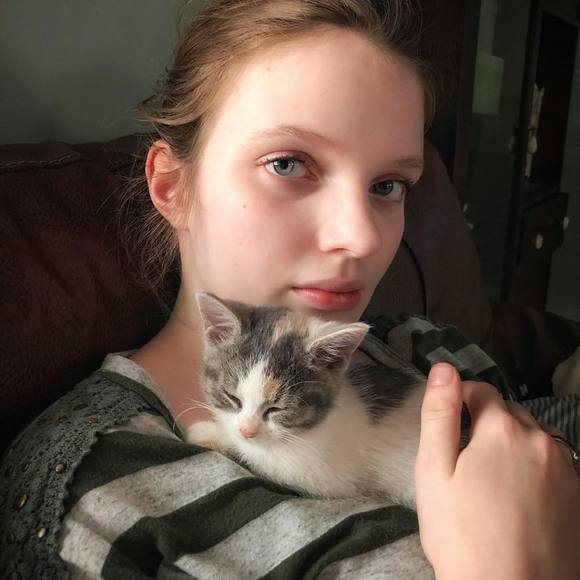 Meet your Posher, Ally - Picture 1 of 1